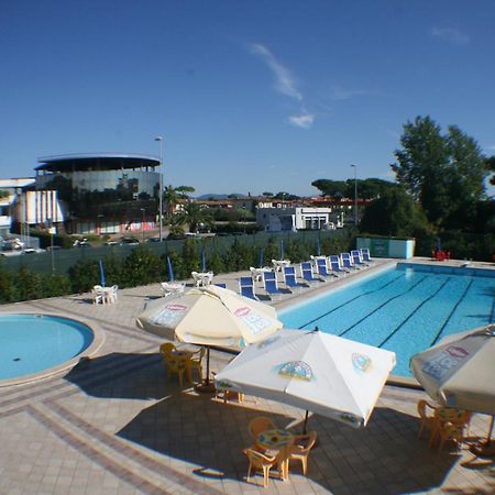 فندق Camping Versilia Mare ليدو دي كامايوري المظهر الخارجي الصورة